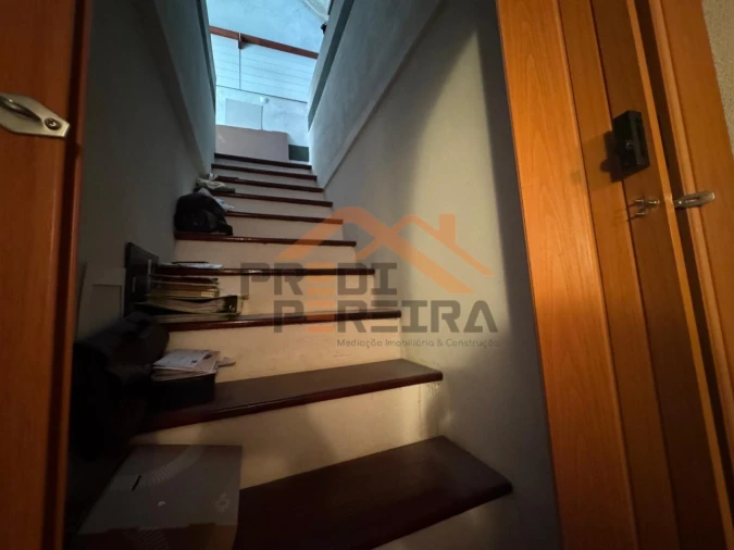 Moradia T4 para Venda em Ramada e Caneças Foto 33