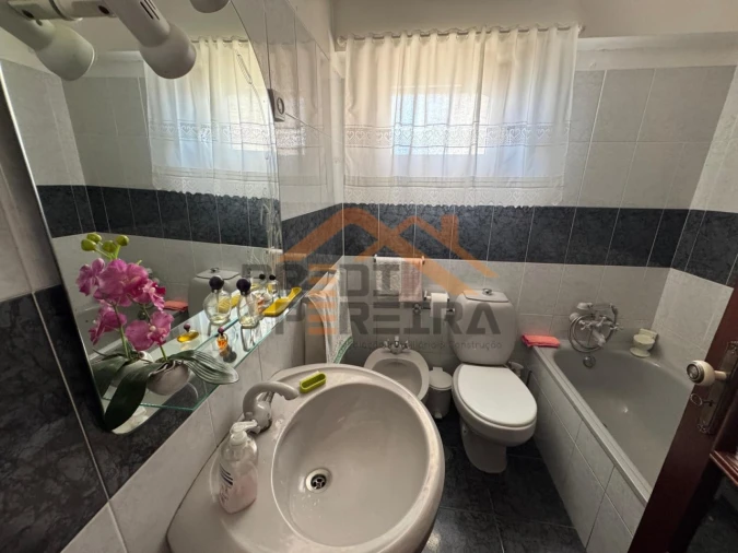 Moradia T4 para Venda em Ramada e Caneças Foto 14