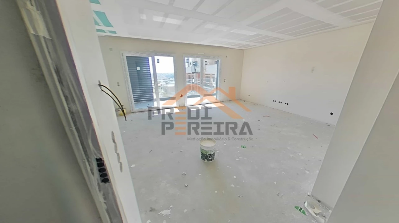 Apartamento T2 para Venda em Santo António dos Cavaleiros e Frielas Foto 3