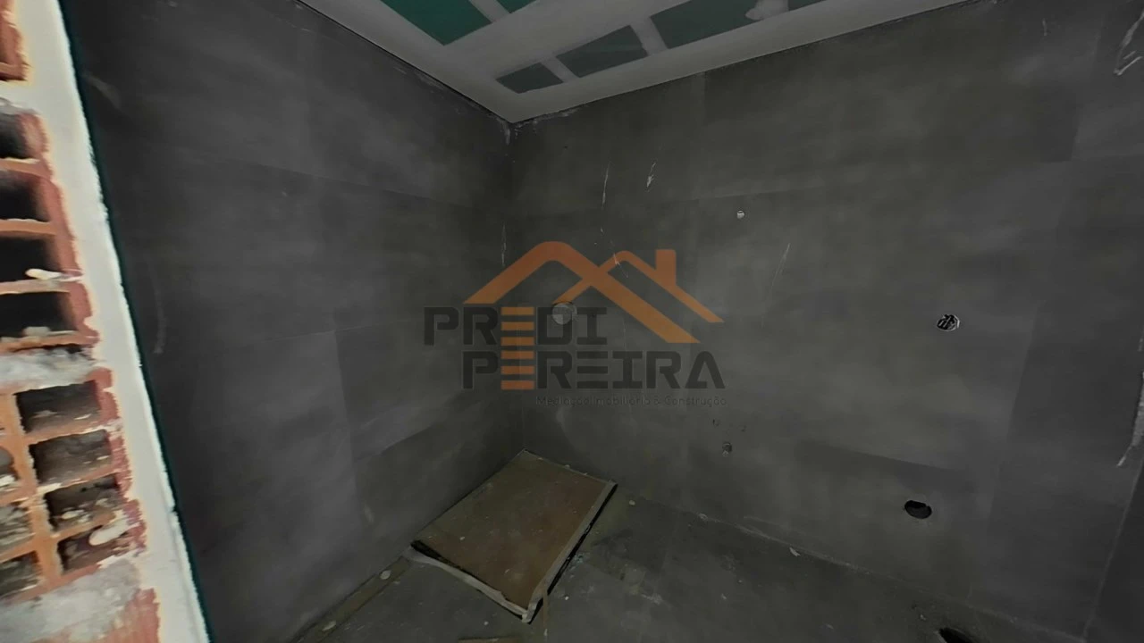 Apartamento T2 para Venda em Santo António dos Cavaleiros e Frielas Foto 18