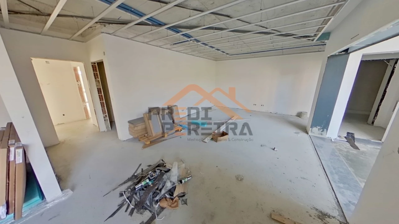 Apartamento T2 para Venda em Santo António dos Cavaleiros e Frielas Foto 7