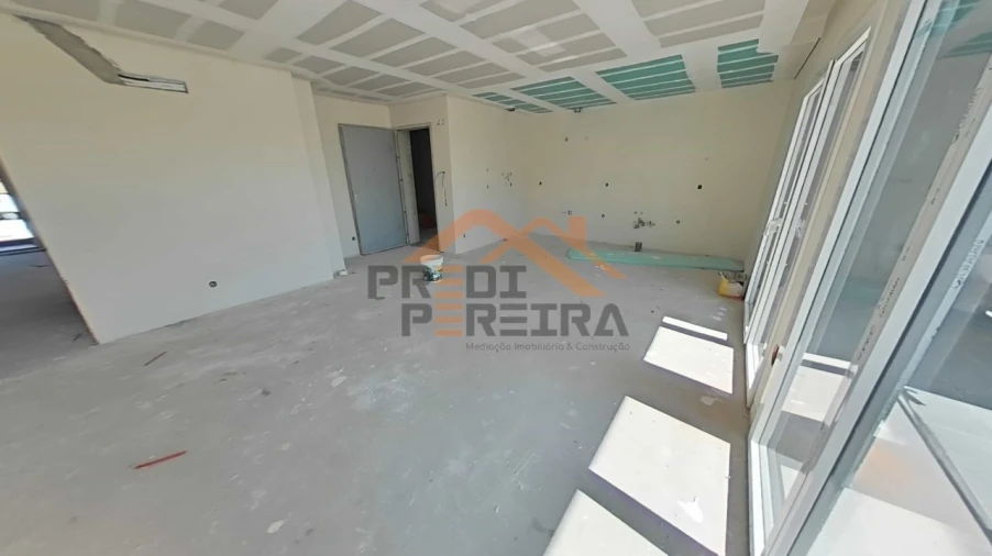 Apartamento T2 para Venda em Santo António dos Cavaleiros e Frielas Foto 2
