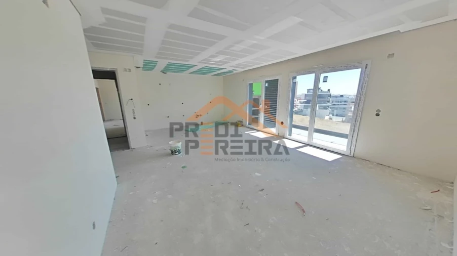 Apartamento T2 para Venda em Santo António dos Cavaleiros e Frielas Foto 17