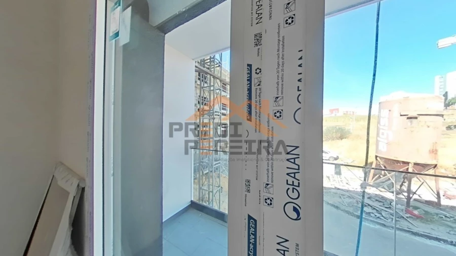 Apartamento T2 para Venda em Santo António dos Cavaleiros e Frielas Foto 24