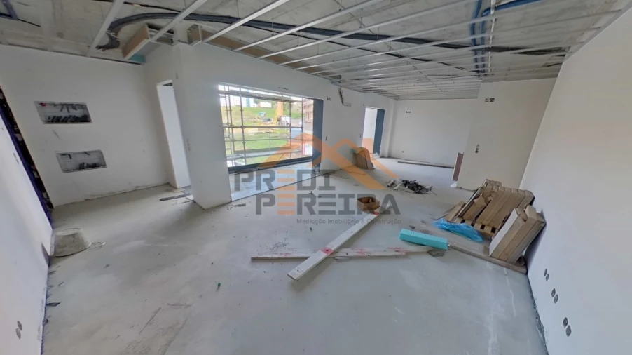 Apartamento T2 para Venda em Santo António dos Cavaleiros e Frielas Foto 3