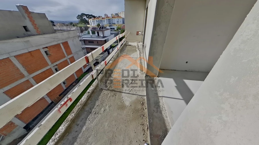 Apartamento T2 para Venda em Santo António dos Cavaleiros e Frielas Foto 16