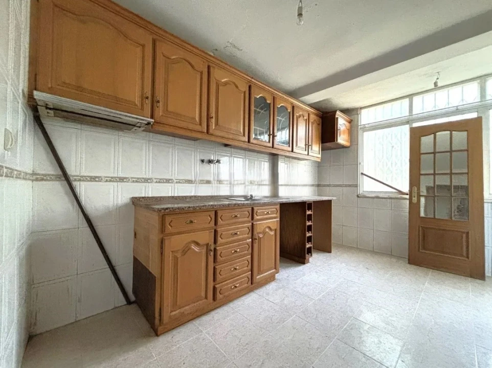 Apartamento T2 para Venda em Benfica Foto 2