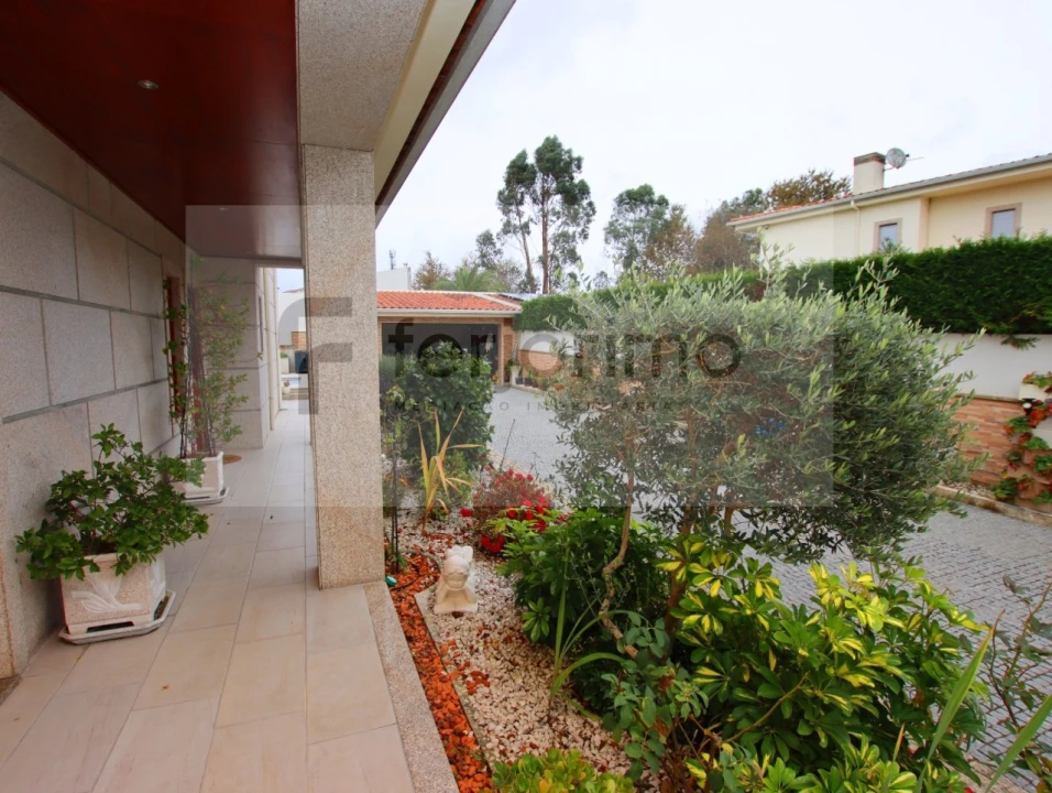 Moradia T3 para Venda em Barco Foto 27