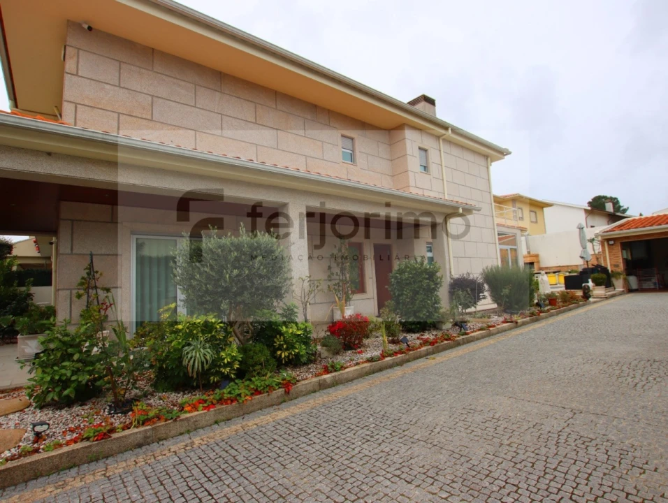 Moradia T3 para Venda em Barco Foto 60