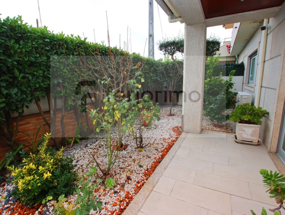 Moradia T3 para Venda em Barco Foto 33