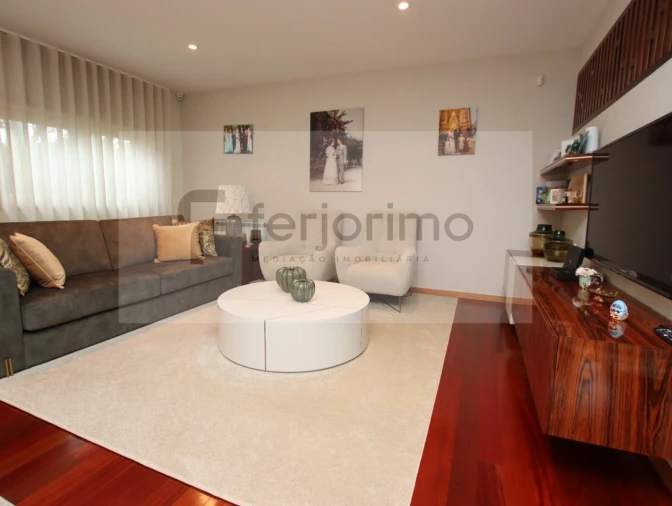 Moradia T3 para Venda em Barco Foto 7