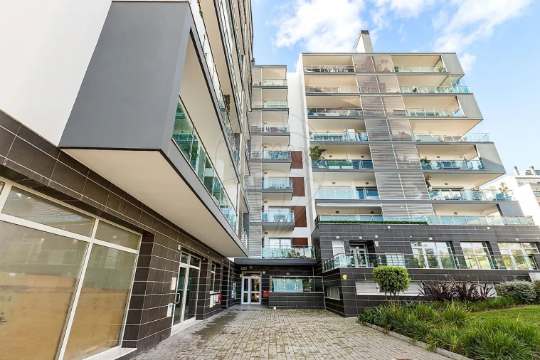 Apartamento T3 para Venda em Póvoa de Santo Adrião e Olival Basto Foto 26