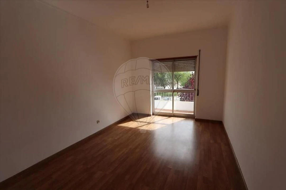 Apartamento T3 para Venda em Baixa da Banheira e Vale da Amoreira Foto 1