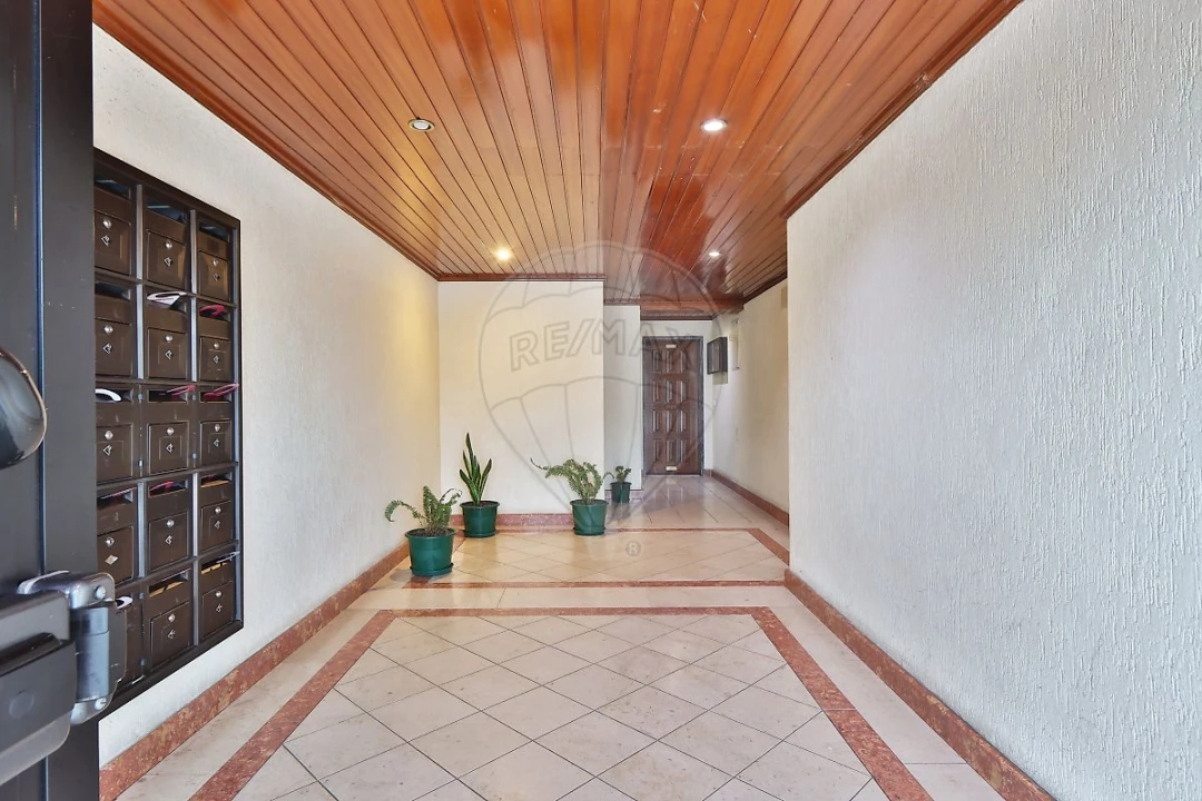 Apartamento T2 para Venda em Barcarena Foto 16