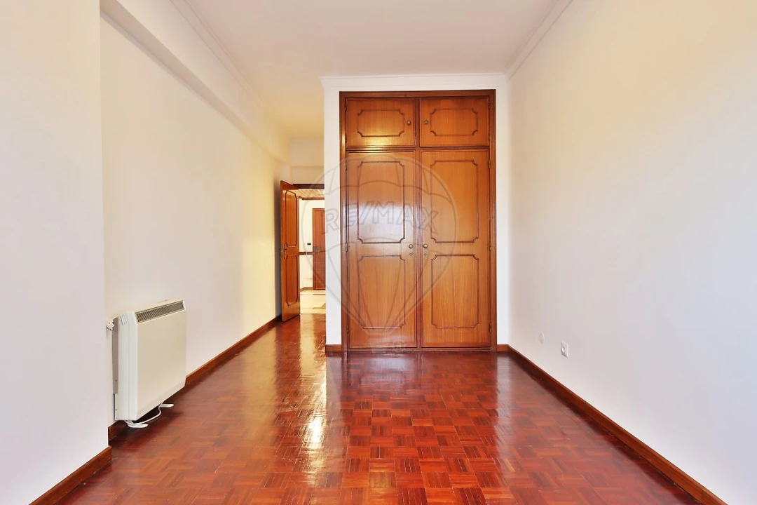 Apartamento T2 para Venda em Barcarena Foto 13