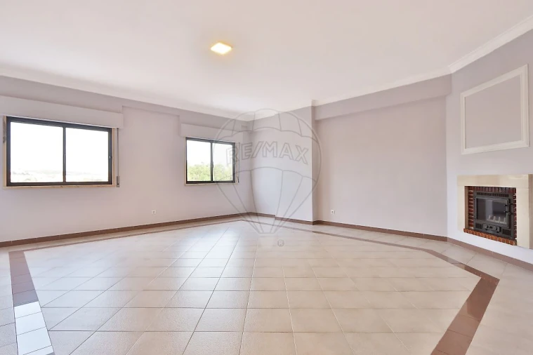 Apartamento T2 para Venda em Barcarena Foto 1