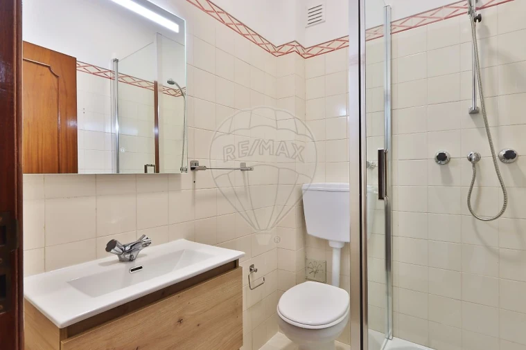 Apartamento T2 para Venda em Barcarena Foto 11