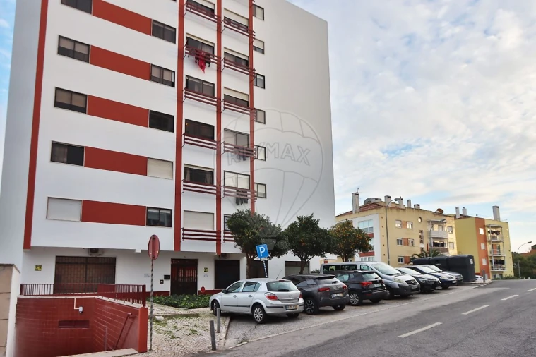 Apartamento T2 para Venda em Barcarena Foto 17