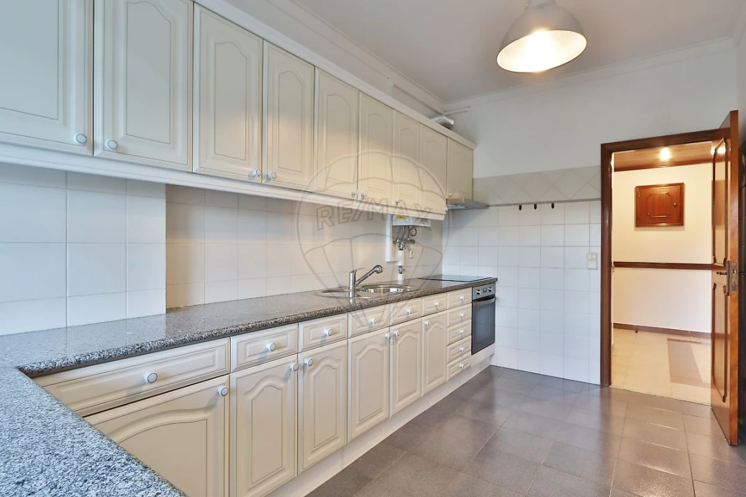 Apartamento T2 para Venda em Barcarena Foto 7