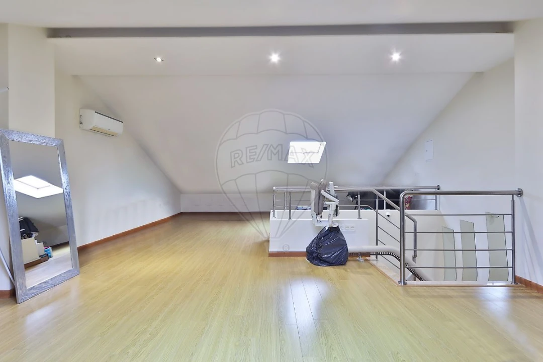 Moradia T4 para Venda em Rio de Mouro Foto 29