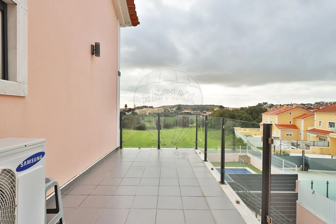 Moradia T4 para Venda em Rio de Mouro Foto 19