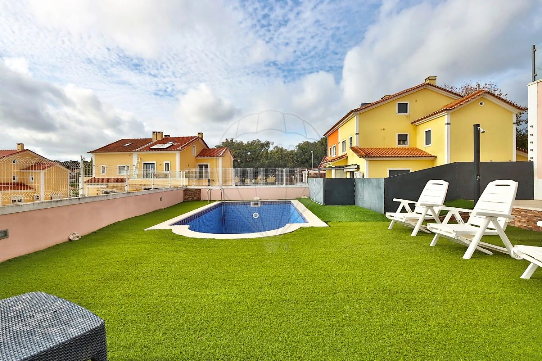 Moradia T4 para Venda em Rio de Mouro Foto 39