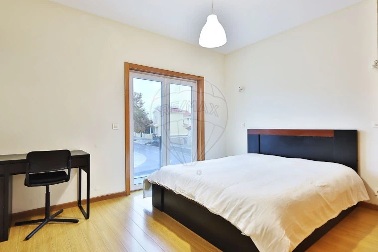 Moradia T4 para Venda em Rio de Mouro Foto 23