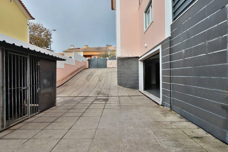 Moradia T4 para Venda em Rio de Mouro Foto 35