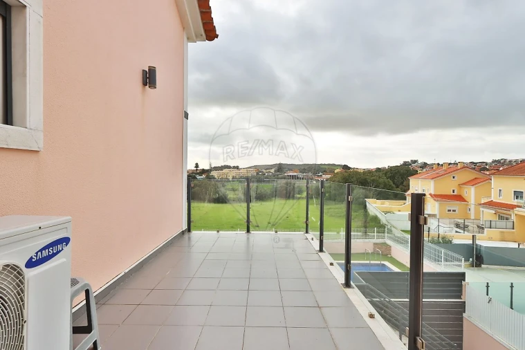 Moradia T4 para Venda em Rio de Mouro Foto 19