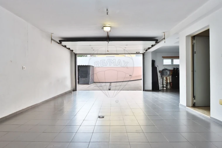 Moradia T4 para Venda em Rio de Mouro Foto 32