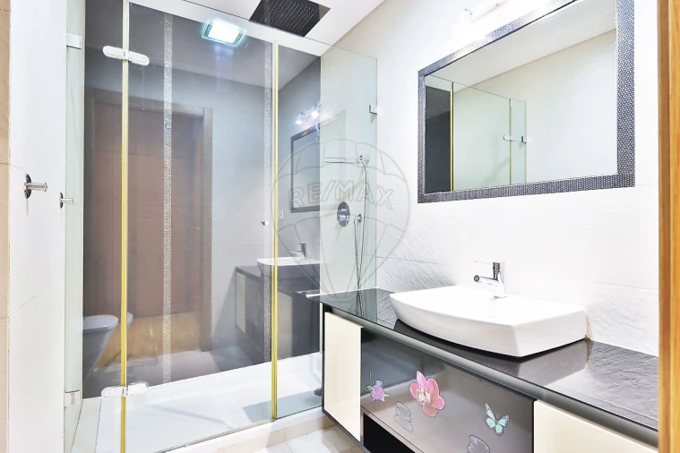 Moradia T4 para Venda em Rio de Mouro Foto 27