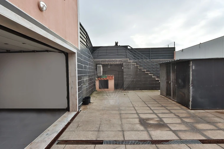 Moradia T4 para Venda em Rio de Mouro Foto 34