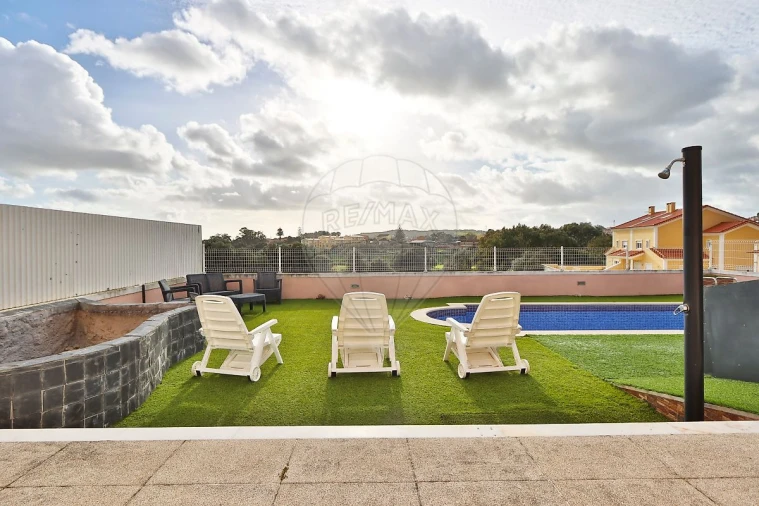 Moradia T4 para Venda em Rio de Mouro Foto 36