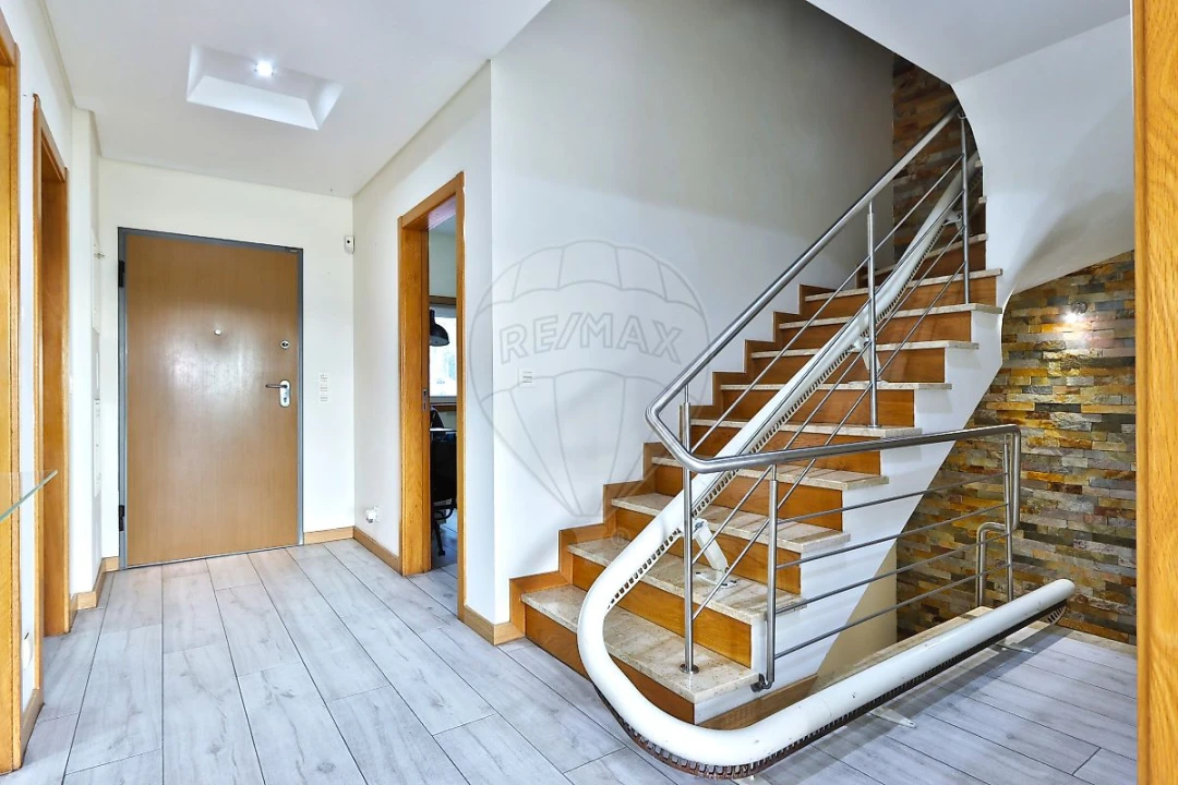 Moradia T4 para Venda em Rio de Mouro Foto 13