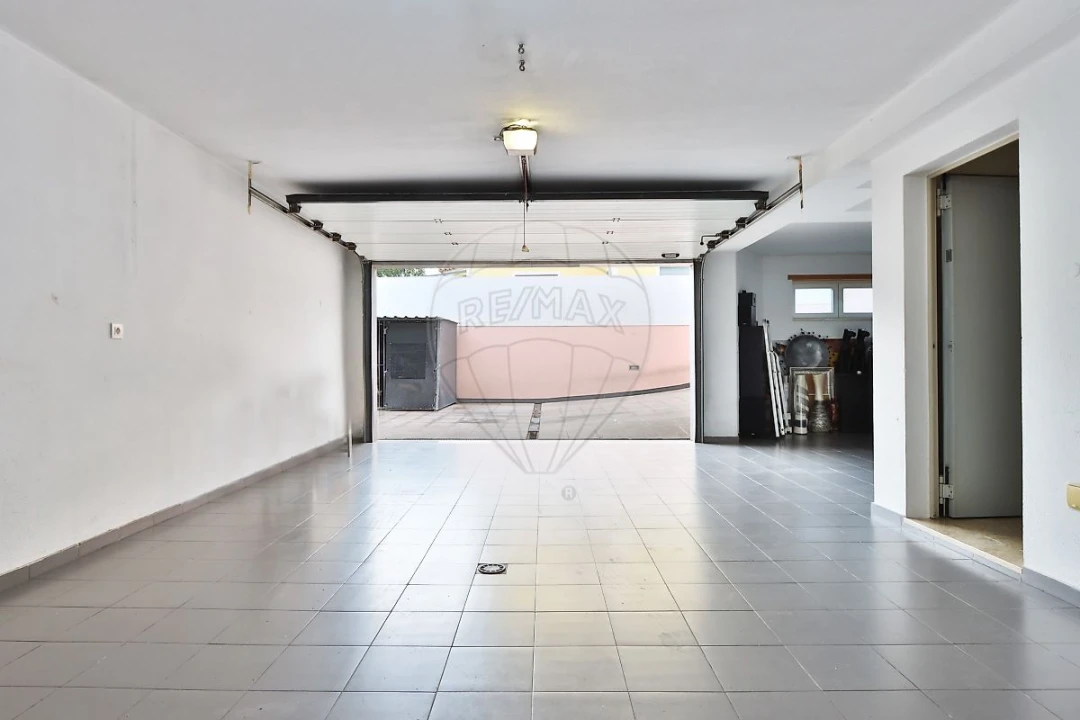 Moradia T4 para Venda em Rio de Mouro Foto 32