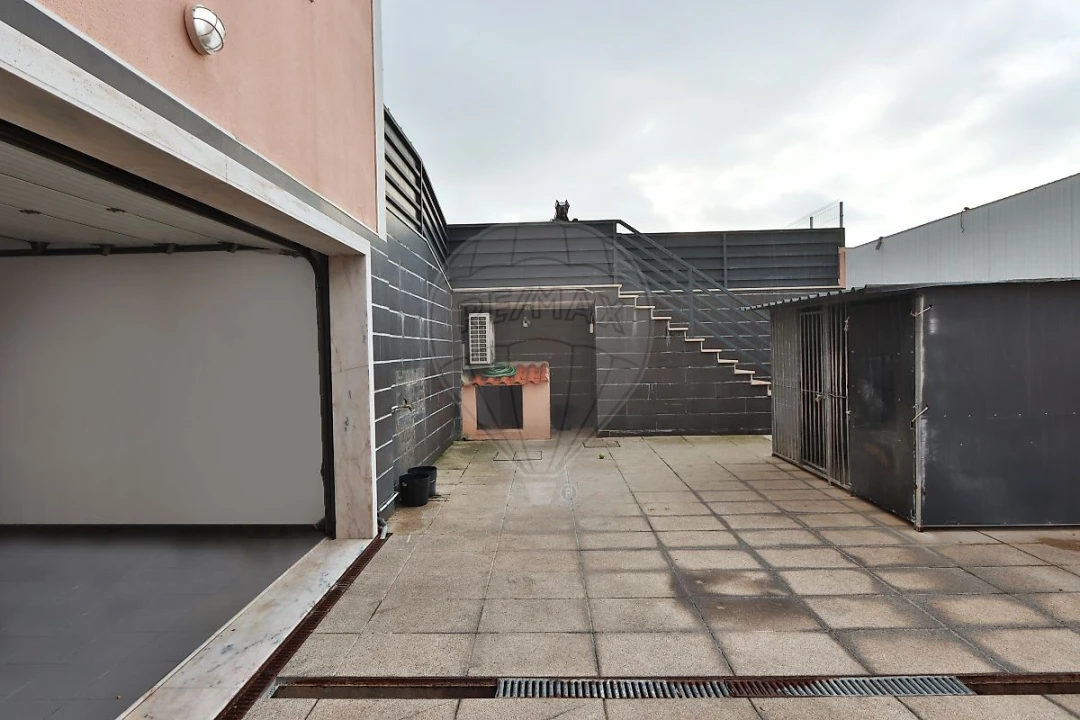 Moradia T4 para Venda em Rio de Mouro Foto 34