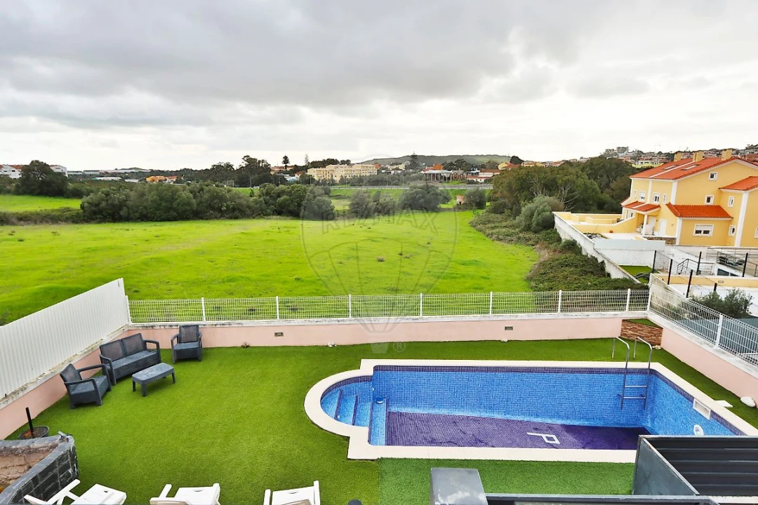 Moradia T4 para Venda em Rio de Mouro Foto 37