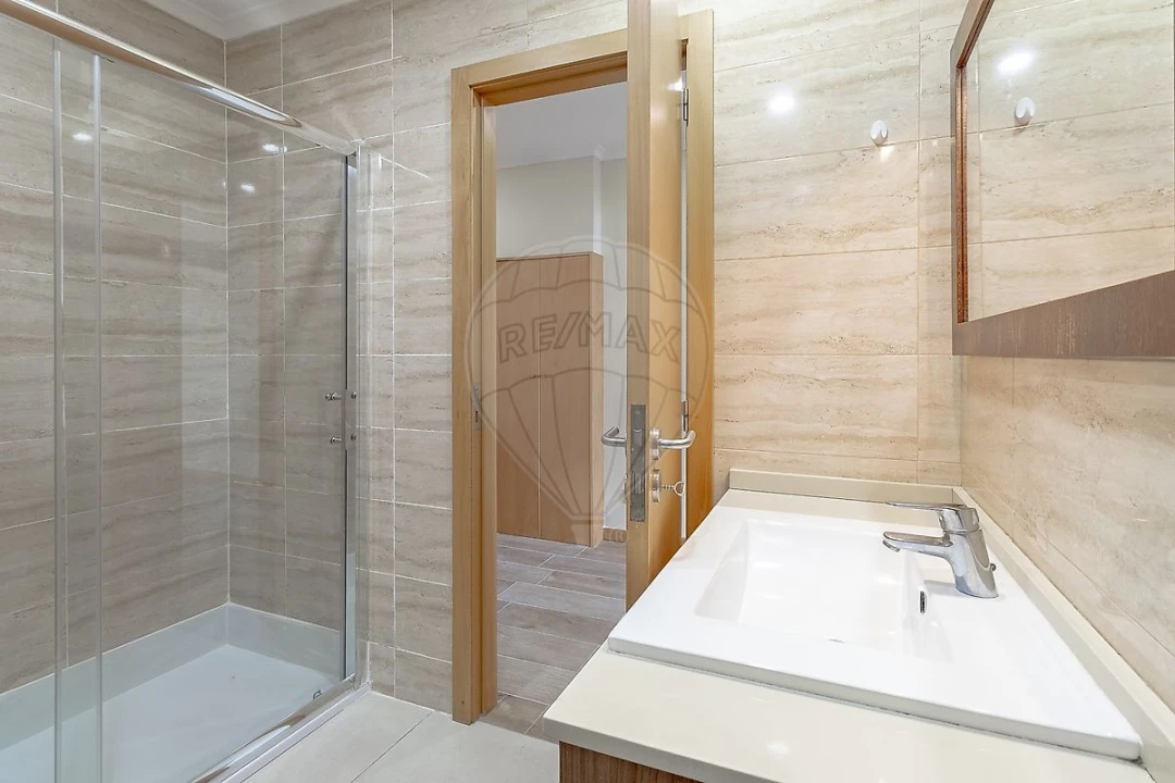 Apartamento T2 para Venda em Mafamude e Vilar do Paraíso Foto 19