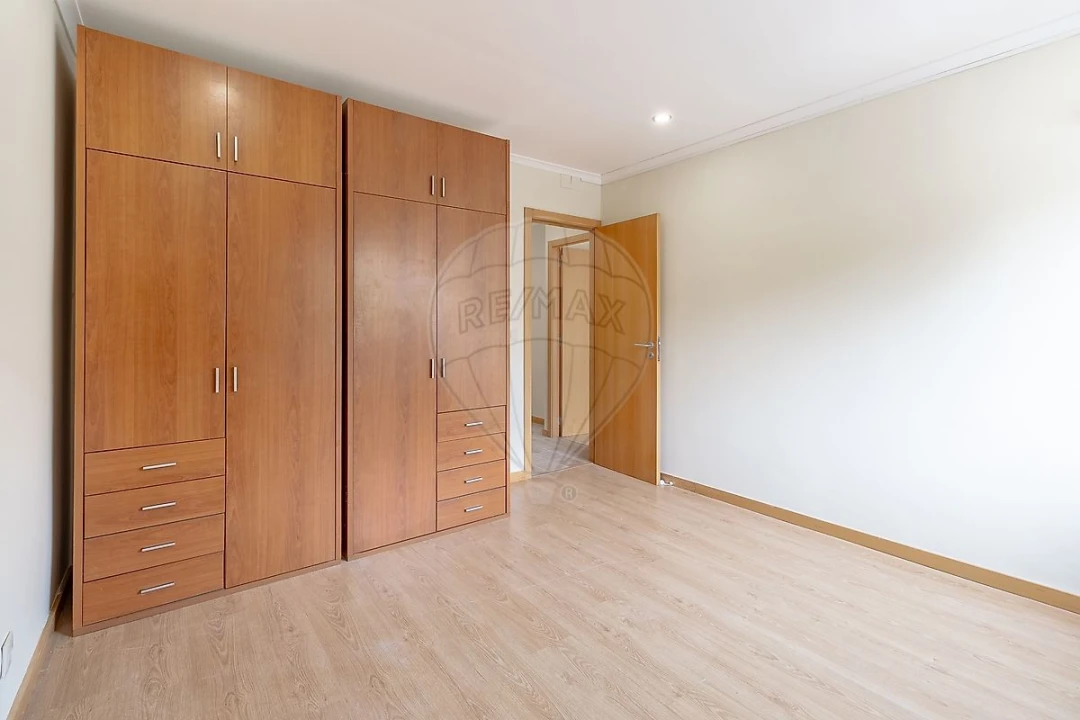 Apartamento T2 para Venda em Mafamude e Vilar do Paraíso Foto 18