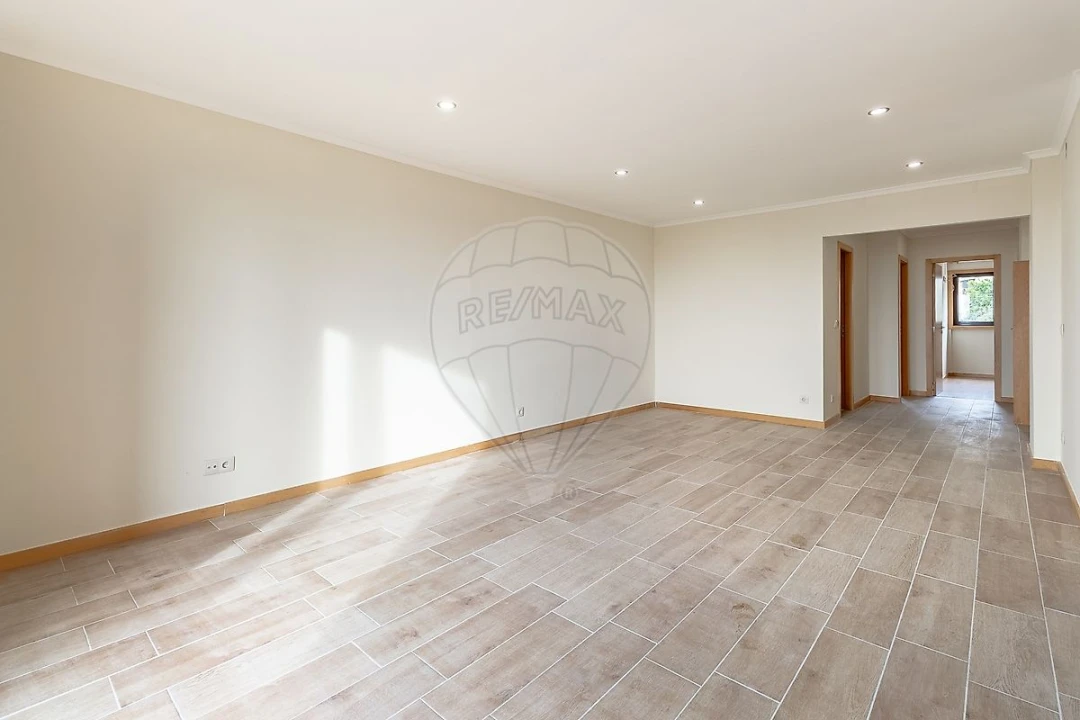 Apartamento T2 para Venda em Mafamude e Vilar do Paraíso Foto 1