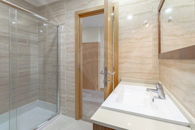 Apartamento T2 para Venda em Mafamude e Vilar do Paraíso Foto 19