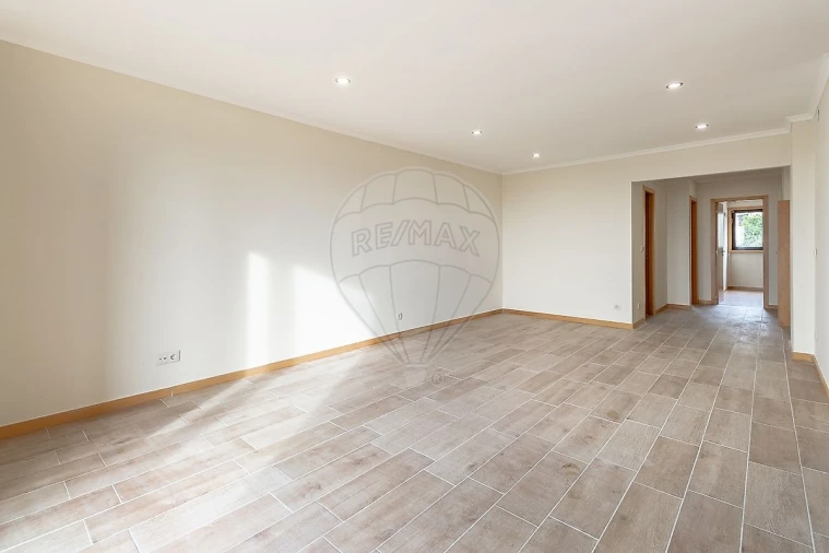 Apartamento T2 para Venda em Mafamude e Vilar do Paraíso Foto 1