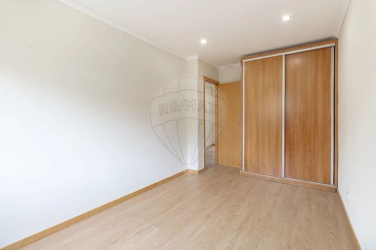 Apartamento T2 para Venda em Mafamude e Vilar do Paraíso Foto 15