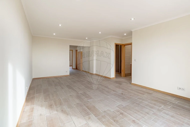 Apartamento T2 para Venda em Mafamude e Vilar do Paraíso Foto 5