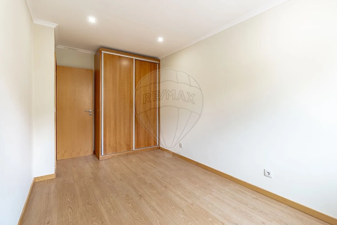 Apartamento T2 para Venda em Mafamude e Vilar do Paraíso Foto 14