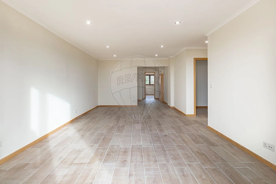 Apartamento T2 para Venda em Mafamude e Vilar do Paraíso Foto 6