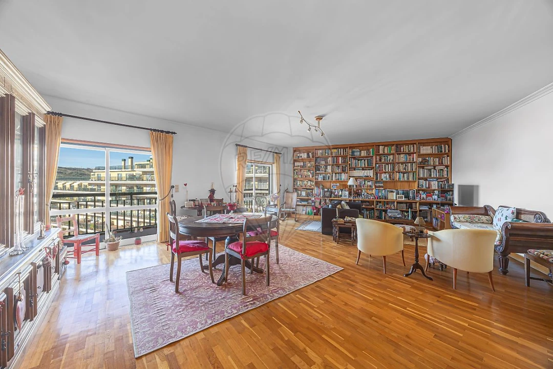 Apartamento T4 para Venda em Santa Maria, São Pedro e Matacães Foto 2