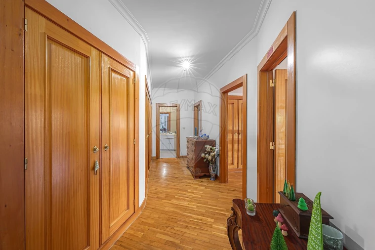 Apartamento T4 para Venda em Santa Maria, São Pedro e Matacães Foto 15