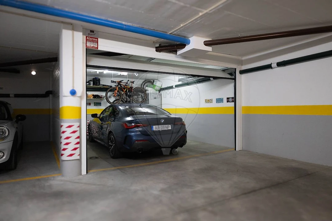 Apartamento T4 para Venda em Charneca de Caparica e Sobreda Foto 46