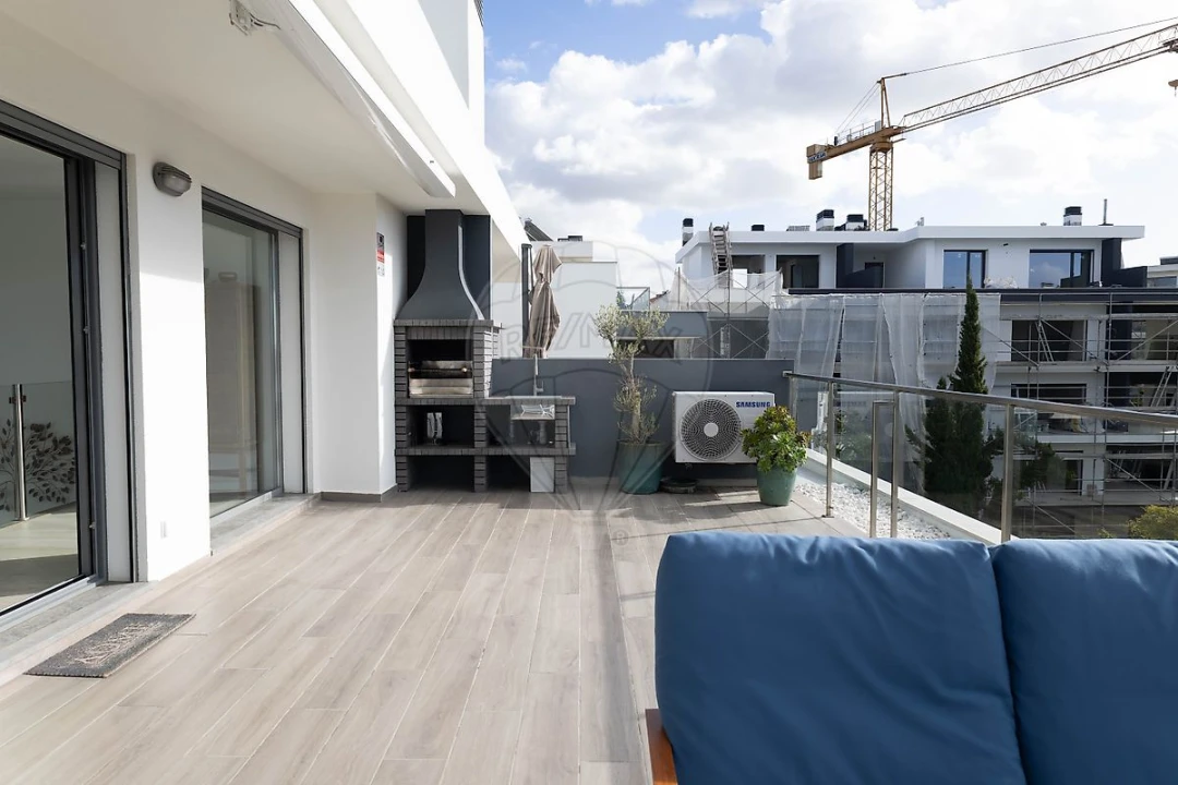 Apartamento T4 para Venda em Charneca de Caparica e Sobreda Foto 37